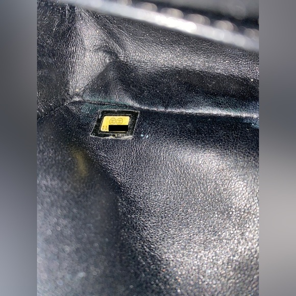 Chanel Classic Flap Reissue 2.55 Black Quilted - Picture 9 of 16